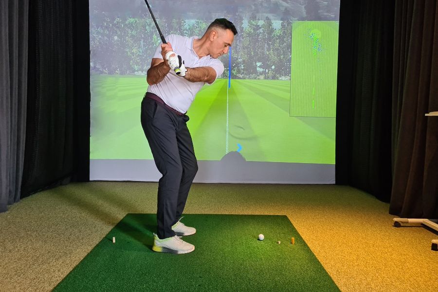How Does A Golf Simulator Work?