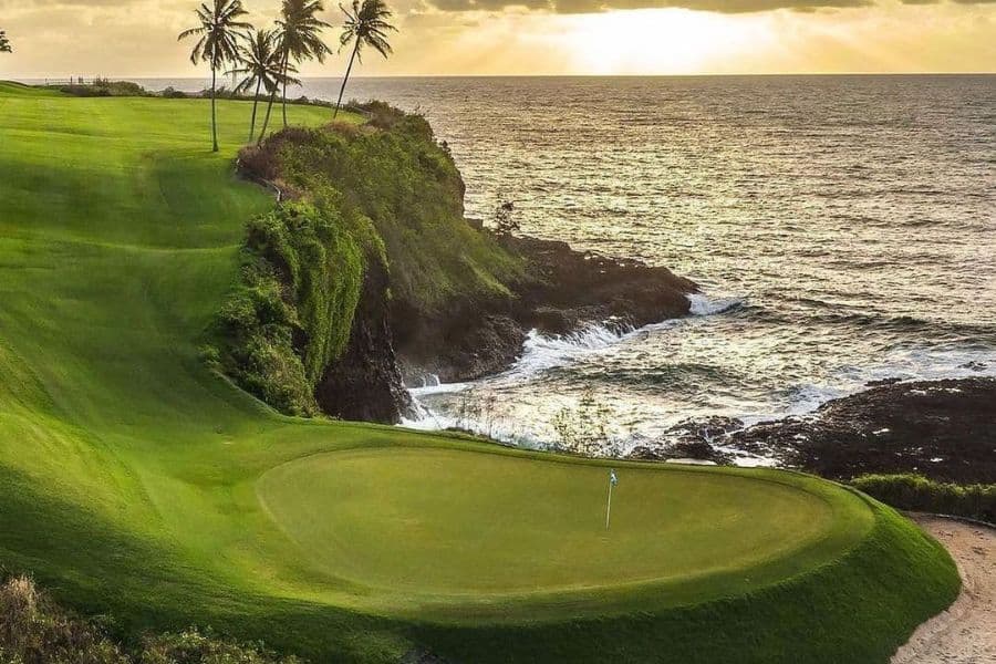 A shot of golf course at new Kauai